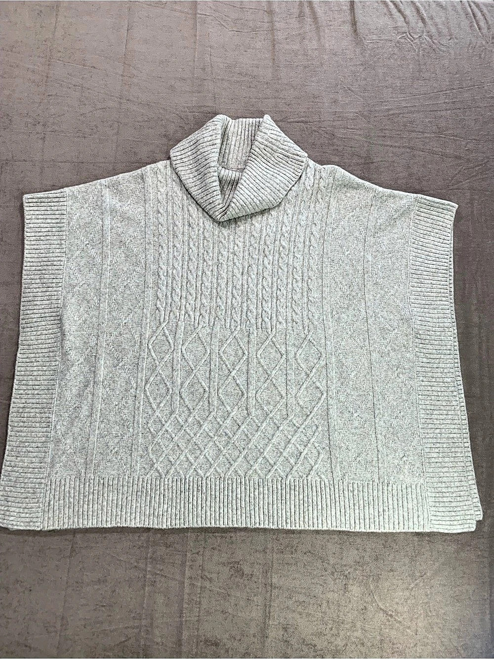Loft Heathered Cream & Gray Cabled Turtleneck Poncho Size M/L NWOT
